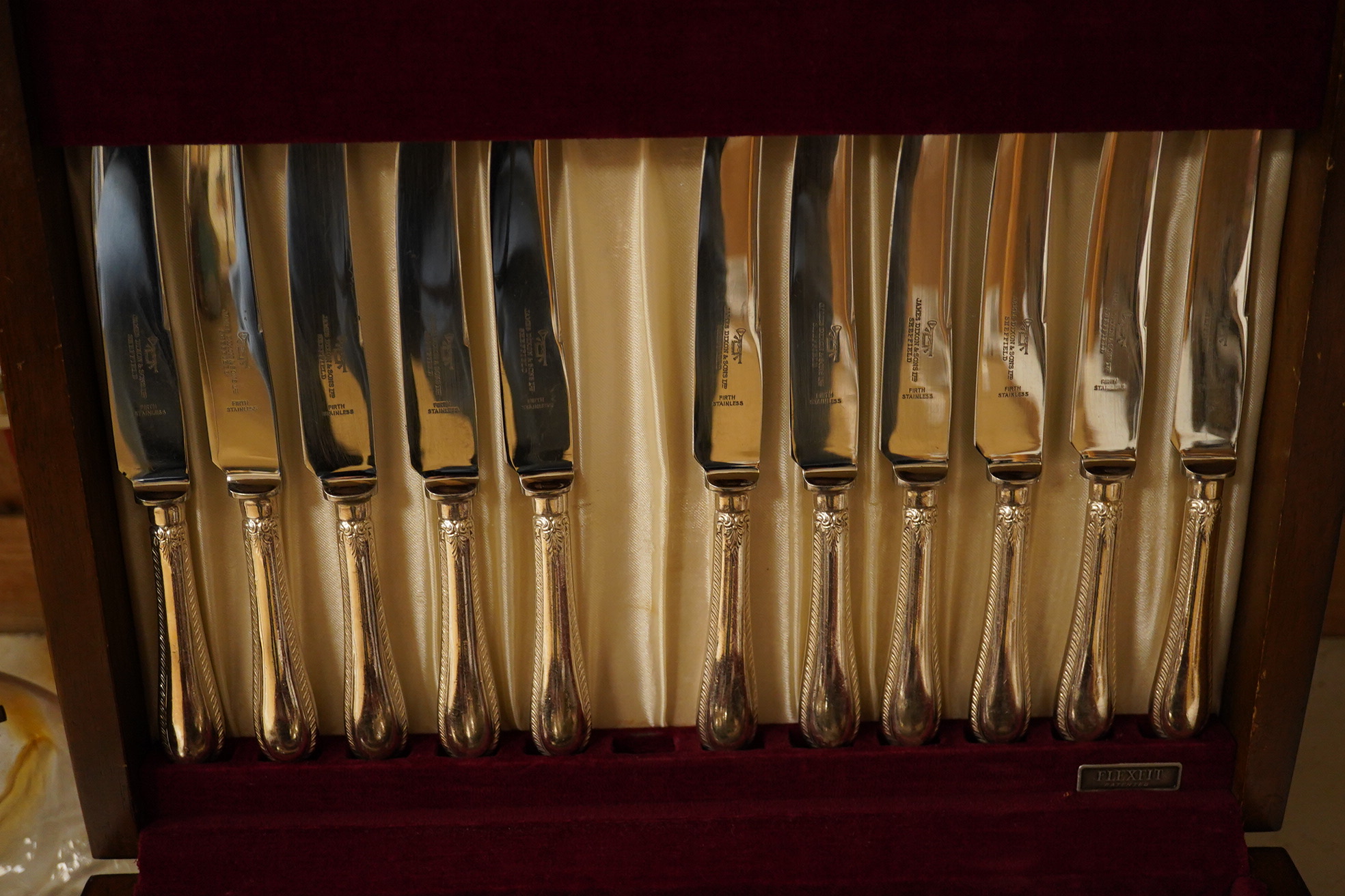 A silver plated canteen of cutlery. Condition - good